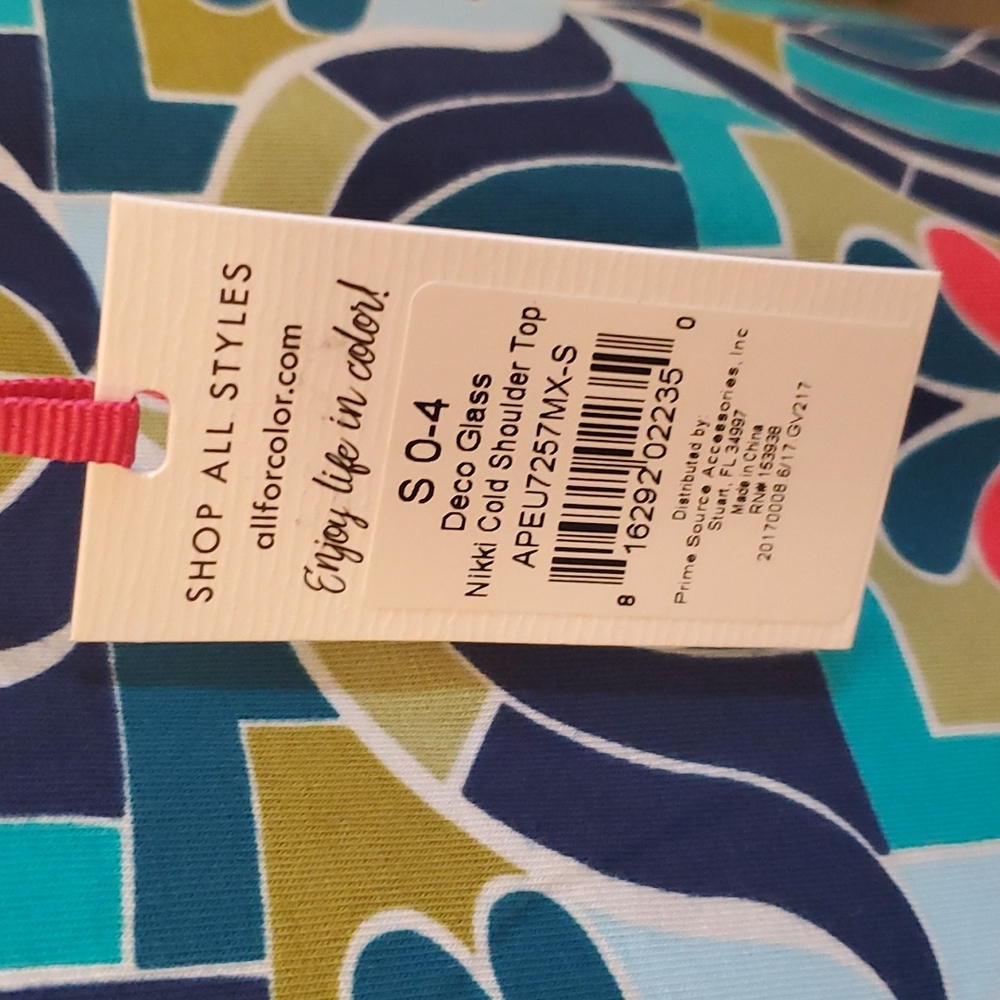 All For Color Cold Shoulder Top - Picture 5 of 5